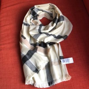 Gap scarf